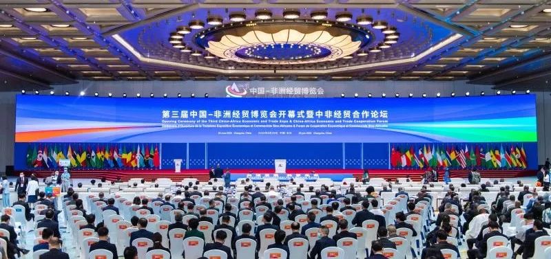 图片包含 建筑, 大, 礼堂, 游戏机

描述已自动生成